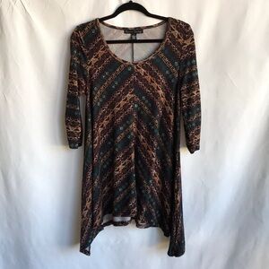 French Laundry shark-bite 3/4-sleeve scoop neck top, M